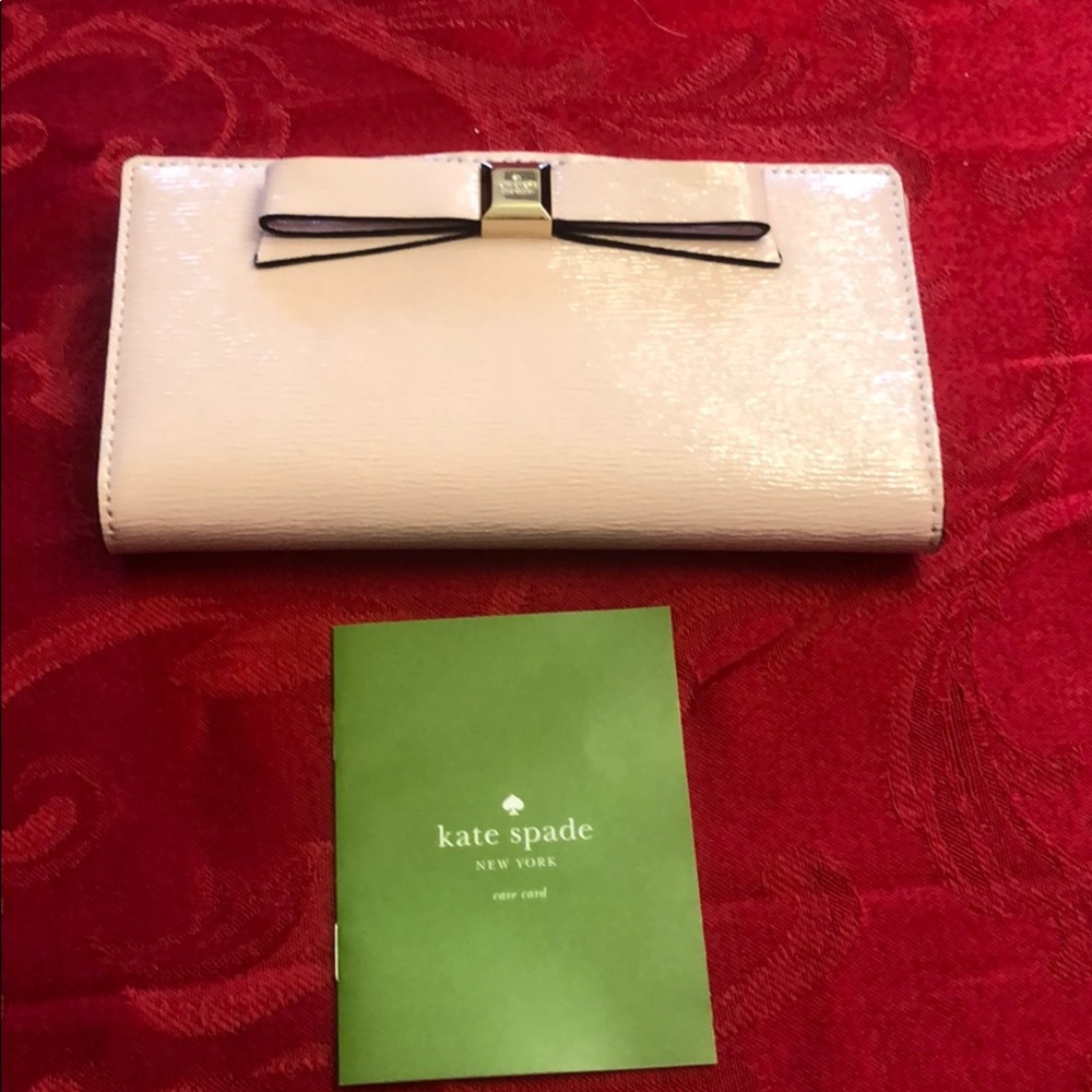 Kate Spade wallet NWT